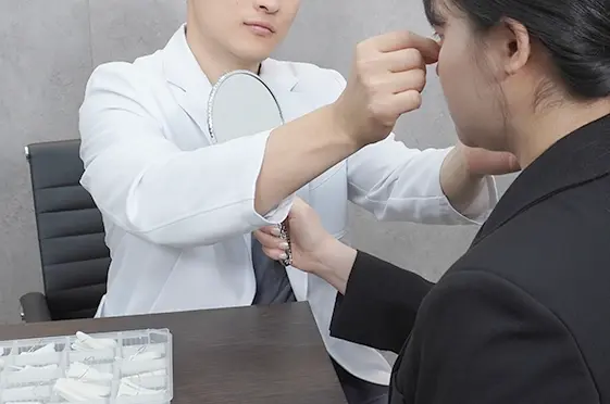 Nâng mũi thông thường
