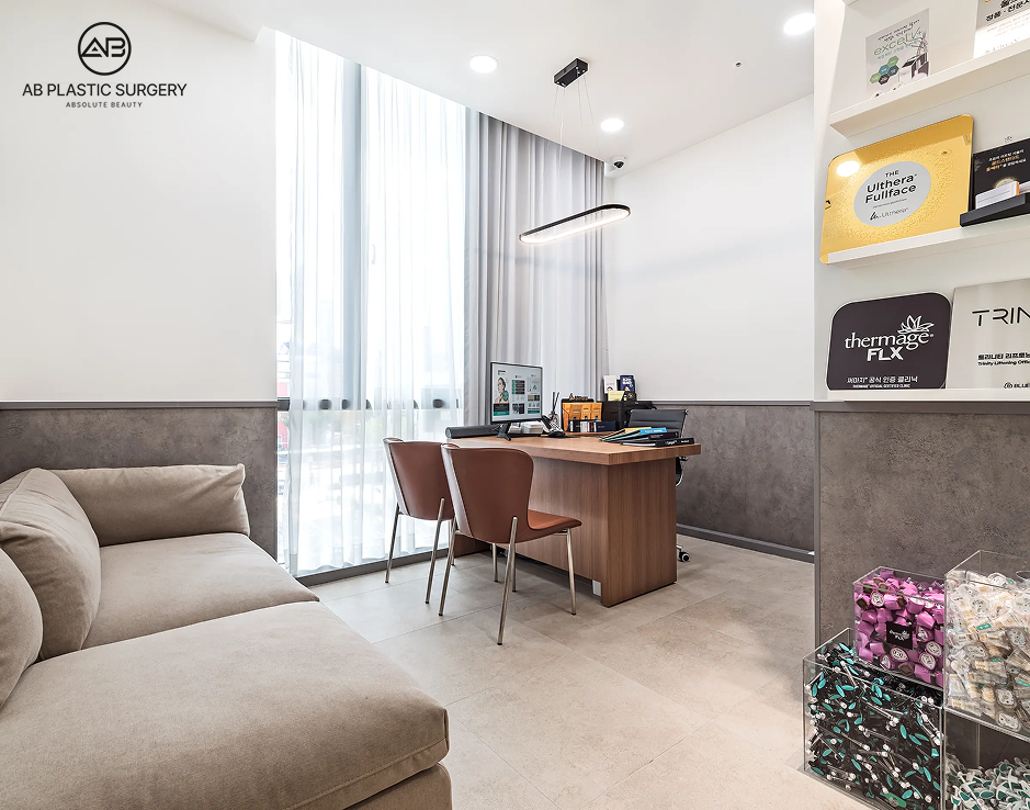 Plastic surgery consultation room in Korea prepared for personalized beauty treatment and plastic surgery planning during a glowcation