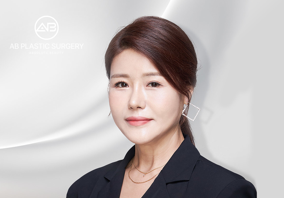 Foto hasil facelift untuk usia paruh baya di Korea