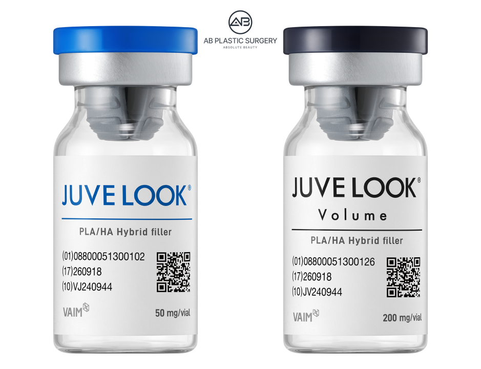 白い背景に、左は青いキャップのJUVE LOOK、右は黒いキャップのJUVE LOOK Volumeのボトルを並べた製品画像。患者や施術結果、手打ちと機械打ちの優劣は示していない。
