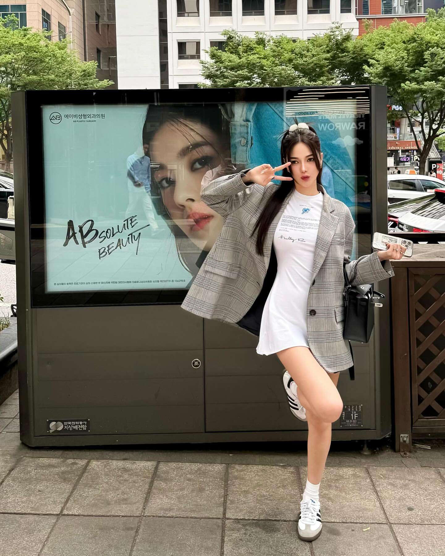 AB Plastic Surgery โรงพยาบาลศัลยกรรมที่ดาราไทยไว้วางใจ