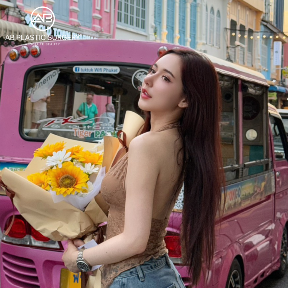 หญิงสาวรูปร่างกระชับหลังดูดไขมันที่โรงพยาบาลศัลยกรรมAB ประเทศเกาหลี