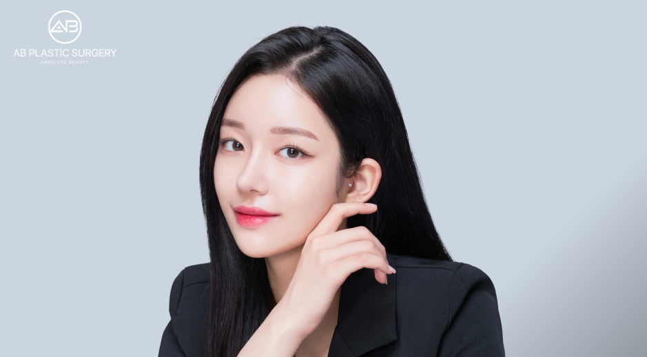 透過幹細胞美容展現年輕膚質與自然光澤感的女性形象圖